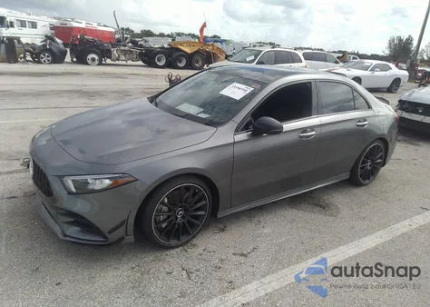 2021 Mercedes-Benz Amg A 35 4Matic z USA, uszkodzony, nr VIN W1K3G5BB5MJ265829